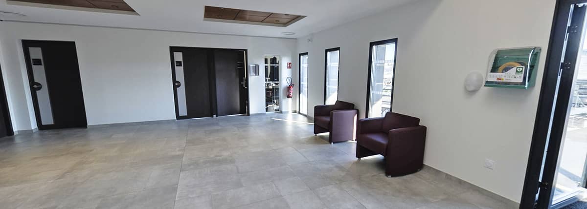 Une salle pour se réunir après la cérémonie