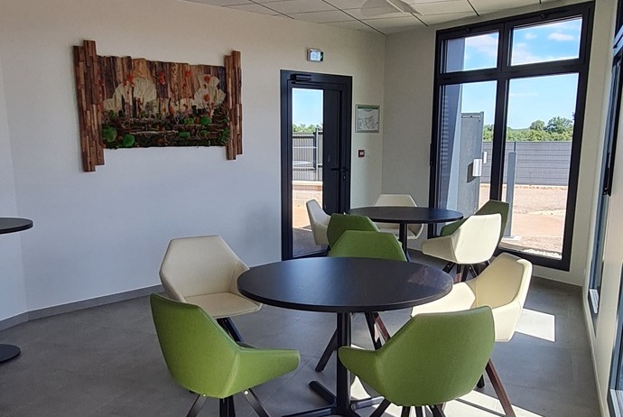 Une salle pour se réunir après la cérémonie